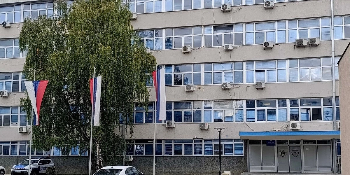 Uhapšeni Banjalučani osumnjičeni za krađe u tržnom centru, marketu i na benzinskoj pumpi