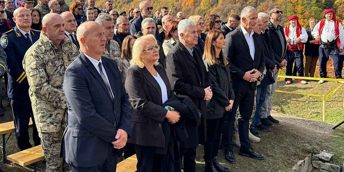 Održano vojno hodočašće na Bobovcu uz prisustvo Dragana Čovića i Darijane Filipović