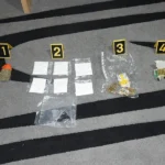 Policija u Tešnju zaplijenila 1,5 kg materije nalik drogi i municiju, uhapšena jedna osoba