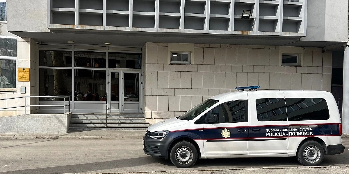 Tuzlanka uhapšena zbog omogućavanja maloljetnicima konzumiranje droge, pritvor joj određen