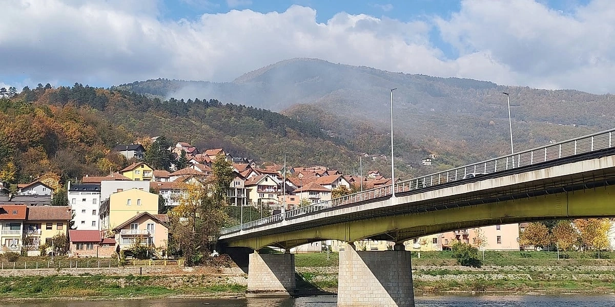 Goražde uvodi hitne mjere zbog požara i zagađenja zraka, nastava prebačena online