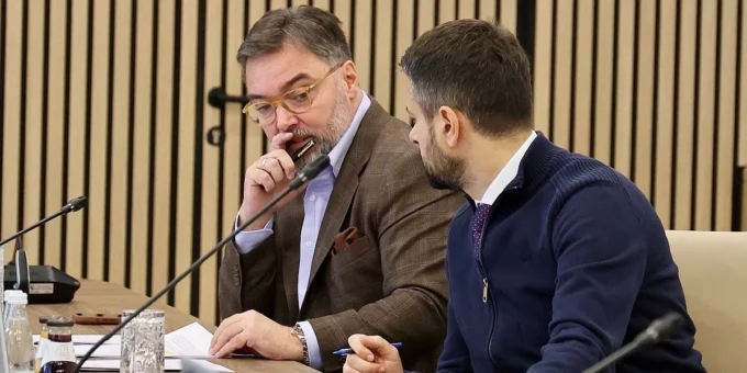 Uposlenici državnih institucija, ministri i parlamentarci dobijaju veće plate od 2027. godine, osnovica raste na 785 KM