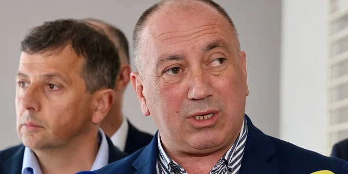 Crnadak proziva vlasti RS-a zbog lošeg izvještaja OHR
