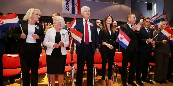 CIK izrekao kazne od 37.500 KM za Trivića, HDZ i Ujedinjenu Srpsku zbog zloupotrebe djece