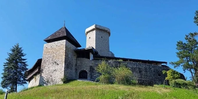 Izdvojena sredstva od 244.000 KM za nastavak obnove Starog grada u Velikoj Kladuši
