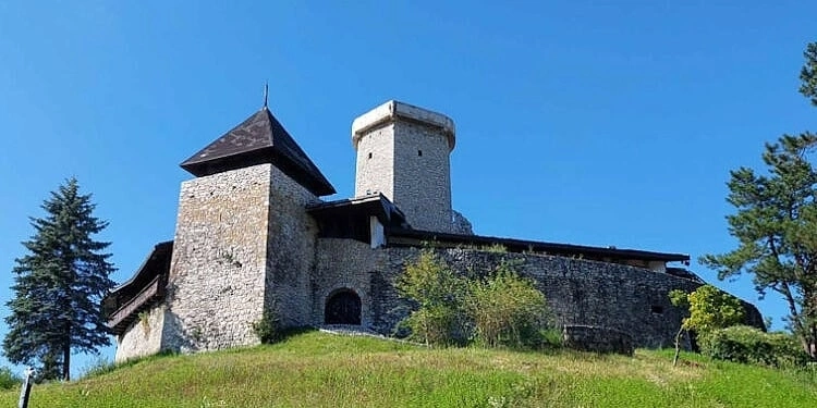 Izdvojena sredstva od 244.000 KM za nastavak obnove Starog grada u Velikoj Kladuši