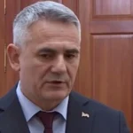 Vatrogasci dežuraju cijelu noć pored srušenog helikoptera zbog izlivenog kerozina
