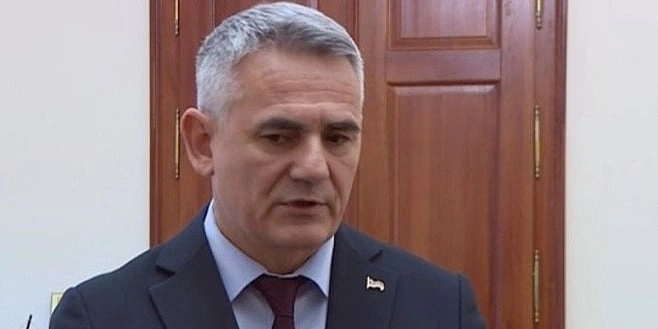 Vatrogasci dežuraju cijelu noć pored srušenog helikoptera zbog izlivenog kerozina