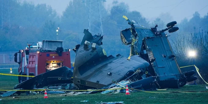 Izvlačenje tijela iz olupine helikoptera EUFOR
