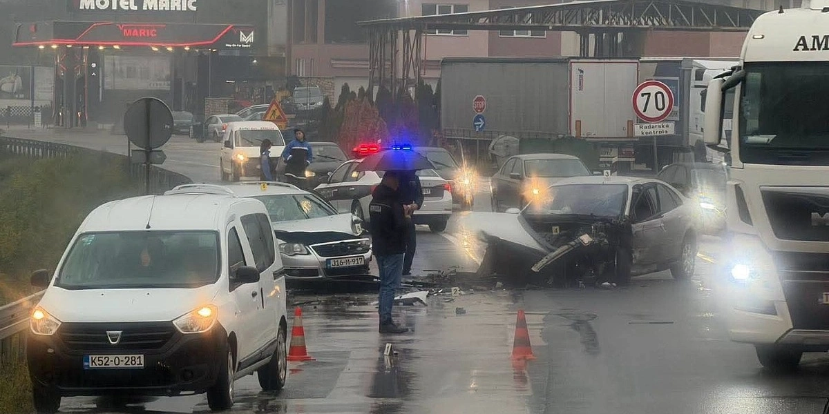 Dva vozača povrijeđena u saobraćajnoj nesreći kod Žepča, jedan s teškim povredama