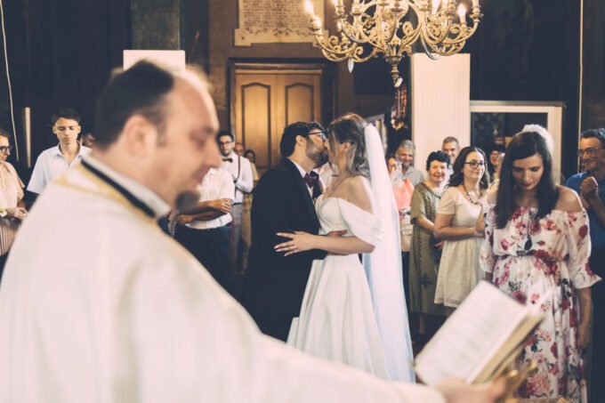 Mladi u Srbiji ispunili građansku dužnost glasajući na dan svog vjenčanja