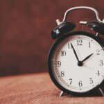 Noćas se pomjeraju kazaljke, a mrak stiže ranije nego obično