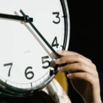 Ove nedjelje prelazimo na zimsko računanje vremena, što znači sat dužeg sna